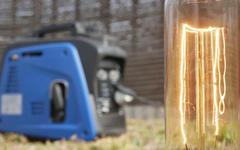 Groupes électrogènes, lampes torches... Les Français s'équipent en prévision des coupures d'électricité