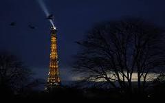 22h15, l'heure la plus sombre à Paris : Macron piégé par RTE ?