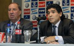 Argentine: pourquoi la mort de Maradona est cachée à Carlos Bilardo, l’ancien sélectionneur