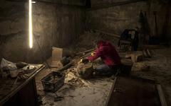 Guerre en Ukraine: avec les dernières ombres humaines dans les ruines pilonnées de Bakhmout