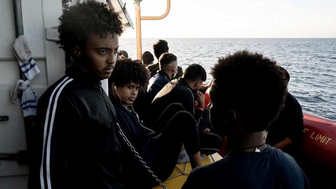 Ocean Viking : Véran demande à l’Italie de «respecter ses engagements», la Corse propose d’accueillir le bateau