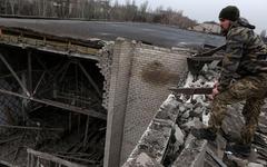 Ukraine: des contrats signés pour rebâtir rails et ponts