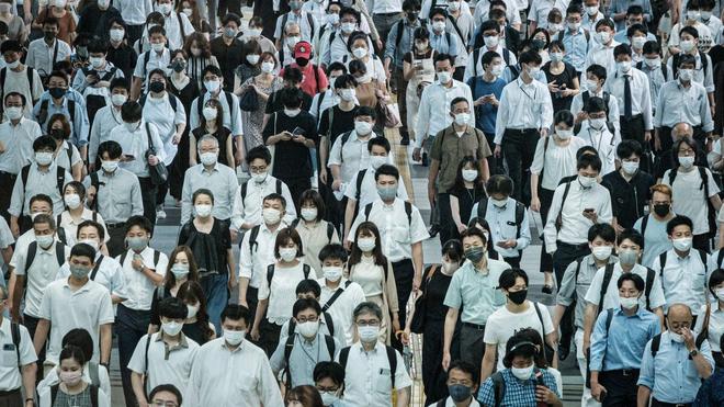 Huit milliards d’humains sur Terre : faut-il craindre une nouvelle pandémie virale ?