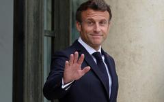Emmanuel Macron interviewé par des journalistes autistes pour les «Rencontres du Papotin»
