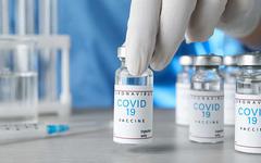 La vaccination anti-Covid est une affaire lucrative pour les laboratoires qui ont mis les vaccins sur le marché