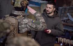Guerre en Ukraine : Volodymyr Zelensky en déplacement à Bakhmout, le point le plus chaud du front