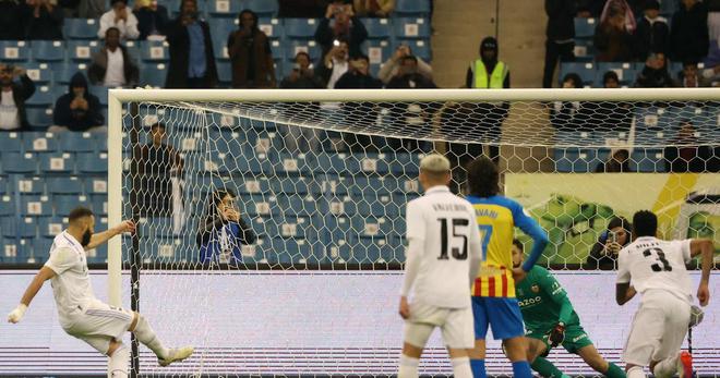 Supercoupe d'Espagne : Karim Benzema ouvre le score pour le Real Madrid (vidéo)