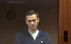 Malade, l'opposant Navalny mène "une lutte acharnée" pour obtenir des "médicaments de base"