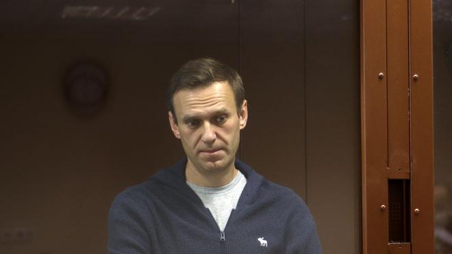 Malade, l'opposant Navalny mène "une lutte acharnée" pour obtenir des "médicaments de base"