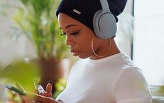 3 podcasts qui racontent l’urgence écologique, parce qu’il faut en parler