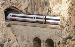 En Espagne, des trains conçus trop grands pour passer dans les tunnels