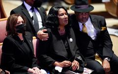 États-Unis : Kamala Harris et un frère de George Floyd ont assisté aux funérailles de Tyre Nichols