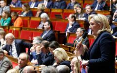 Réforme des retraites : Marine Le Pen dénonce des « manœuvres » d’intimidation contre le groupe RN et annonce porter plainte