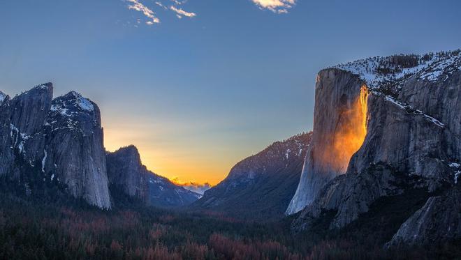 Les images exceptionnelles de la "cascade de feu", observée dans le parc national de Yosemite, en Californie