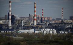 Guerre en Ukraine : les sanctions occidentales, un poison lent pour l’économie russe