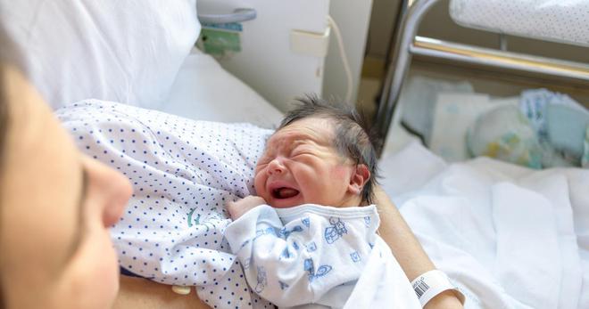 Maternités : sans réforme, le système va «au naufrage», alertent des médecins