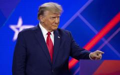 Ukraine : "J'empêcherai la 3e Guerre mondiale", assure Donald Trump