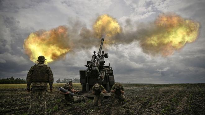 Guerre en Ukraine : les 30 canons Caesar de l'armée française envoyés à Kiev remplacés d'ici un an