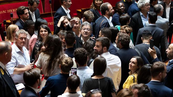 « Quand il vient, les macronistes s’évanouissent ! » : Mélenchon, le fantôme des couloirs de l’Assemblée