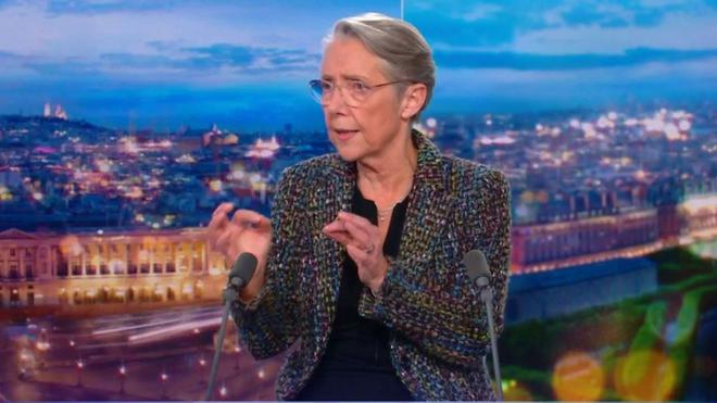 VIDÉO - Huée à l'Assemblée nationale, Elisabeth Borne a "été très choquée"