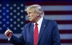 Donald Trump vs Stormy Daniels : tout savoir sur l’affaire entre l’ancien président américain et l’actrice pornographique