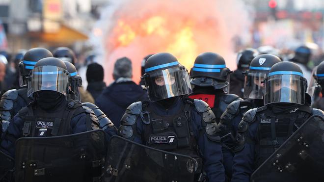 Retraites : 12 000 policiers et gendarmes seront mobilisés jeudi 23 mars, dont 5 000 à Paris