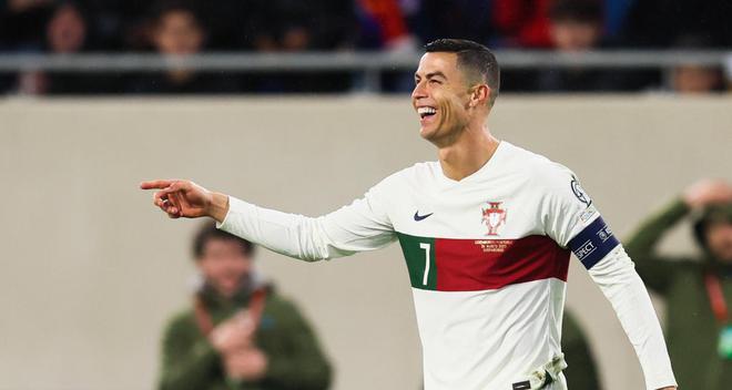 ???? Qualifications Euro 2024 : le Portugal se balade avec un doublé de Cristiano Ronaldo, l'Italie se ressaisit