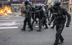 Qu’est-ce que la Brav-M, cette brigade à moto controversée qui intervient sur les manifestations ?