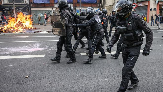 Qu’est-ce que la Brav-M, cette brigade à moto controversée qui intervient sur les manifestations ?