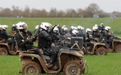VIDÉO - Accusés d'avoir bloqué les secours à Sainte-Soline, les gendarmes se défendent sur LCI