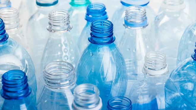 Consignes des bouteilles en plastique : le coup de gueule des maires