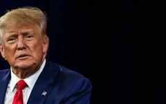 États-Unis: accusé de viol, Donald Trump ne s'est pas présenté à son procès civil à New York
