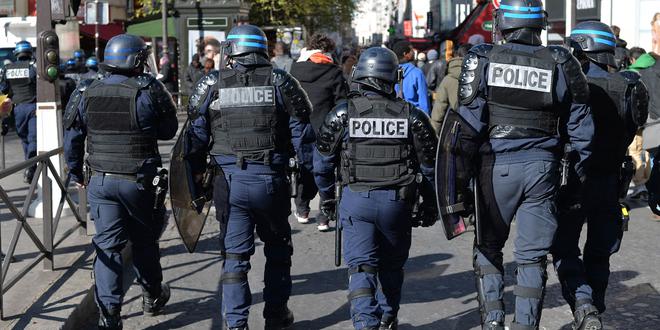 Paris 2024 : vers un espace public « saturé de policiers » ?