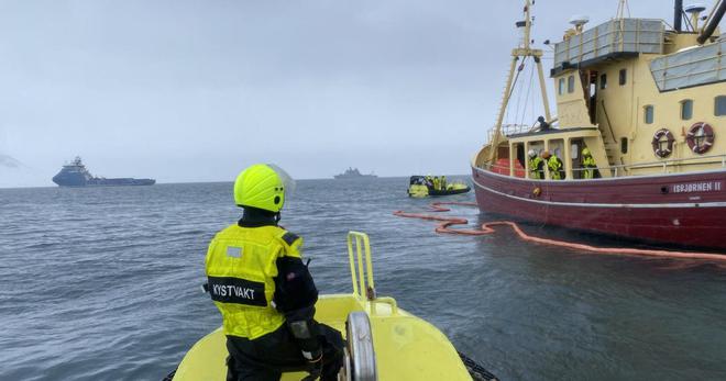 Arctique: onze Français secourus après l'échouage d'un navire