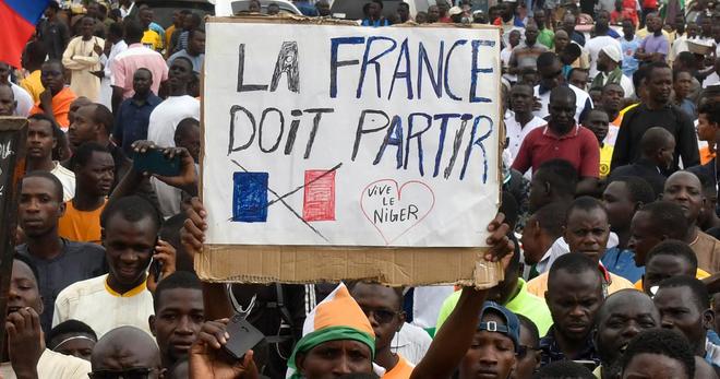 «Après la Françafrique, sommes-nous condamnés à l'effacement de la France en Afrique ?»