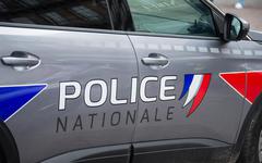 Près de Lyon, la police sauve une escort-girl enfermée de force chez un client alcoolisé
