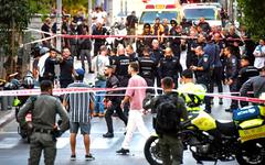 Un Israélien tué dans un attentat à Tel-Aviv.  Le terroriste affilié au Jihad islamique a été neutralisé. Le Shin Bet arrête des suspects impliqués