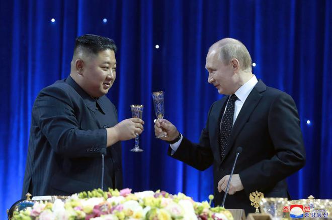 Kim Jong-Un et Poutine bientôt réunis ? Vers d'éventuelles ventes d'armes à la Russie