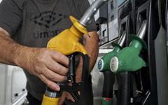 Carburants : des prix très élevés à la pompe en raison de hausses de taxes depuis cinq ans ?