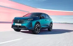 Peugeot vous laisse admirer sa prochaine voiture électrique ! Toutes les première photos sont à découvrir