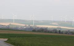 Pourquoi Mesnières-en-Bray organise une réunion publique sur le projet éolien du Mont Hellet