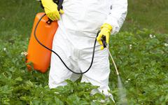Glyphosate : Bruxelles propose de renouveler pour 10 ans l'autorisation de l'herbicide controversé