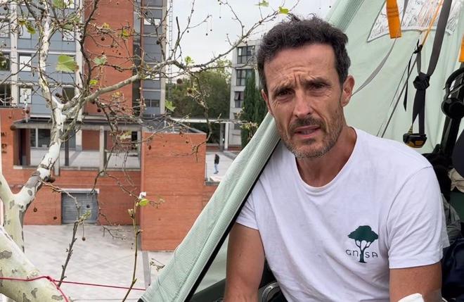 Grève de la faim : l'écologiste Thomas Brail perché dans un arbre contre un projet d'autoroute