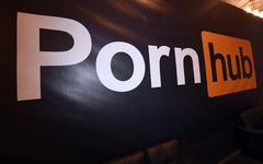 Un employé de MindGeek affirme que les violeurs et les trafiquants utilisent la « faille » de Pornhub pour télécharger des vidéos de sexe et « gagner de l’argent »