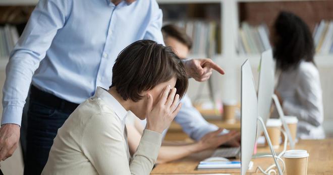 Critiques, pression, humiliations... Nos 5 conseils pour se défendre en cas de harcèlement moral au travail
