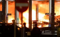 Londres : tous les vols suspendus à l’aéroport de Luton après un incendie d’ampleur