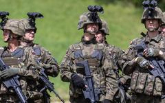 Pologne : deux hauts commandants de l'armée démissionnent