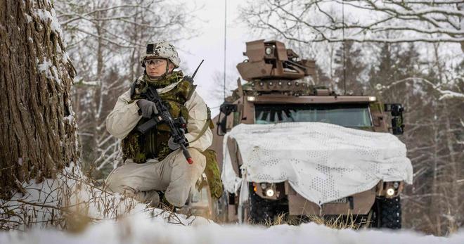 Sur l’île de Saaremaa, des militaires français guidés par des forces estoniennes