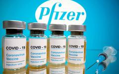 Le Royaume-Uni autorise l'usage du vaccin anti-Covid de Pfizer et BioNTech