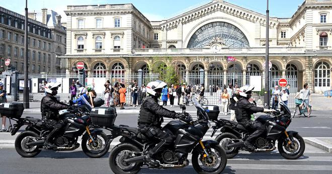 Un piéton meurt percuté par la Brav-M à Paris, une enquête ouverte